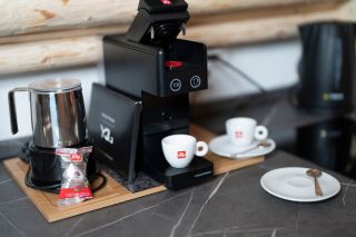 Kava? Kava.
----
Coffee? Coffee.

📸 @momaproduction_mojca

#alpikchaletsbohinj #bohinj #lakebohinj #JulianAlps #triglavnationalpark
#triglavskinarodnipark #spring #summer #greenaccommodation #exploreslovenia
#nature #holidays #wooden #chalets #coffee #illy #coffeemachine